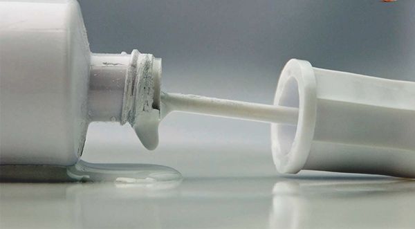 Як відіпрати коректор, вивести плями штриха або мастики з одягу