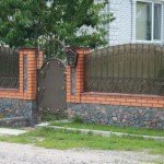 Красивий паркан з цегли: фото та відео Красивий паркан з цегли: фото та відео
