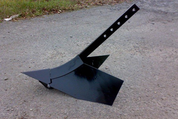 Як зробити культиватор для мінітрактора своїми руками: креслення, схема складання і порядок виконання робіт Як зробити культиватор для мінітрактора своїми руками: креслення, схема складання і порядок виконання робіт