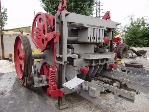 Промислове та саморобне обладнання для виробництва шлакоблоків Промислове та саморобне обладнання для виробництва шлакоблоків