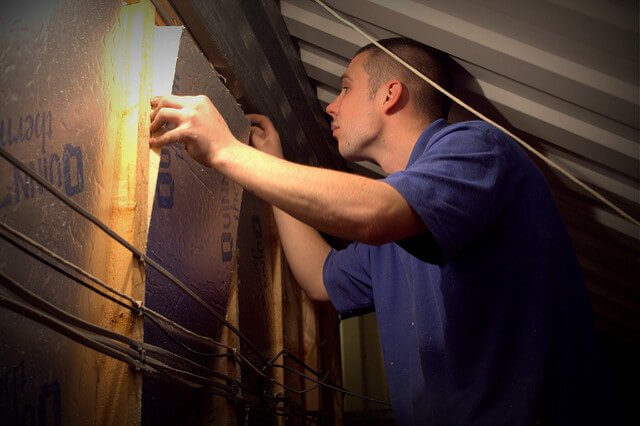 Утеплення каркасного будинку своїми руками