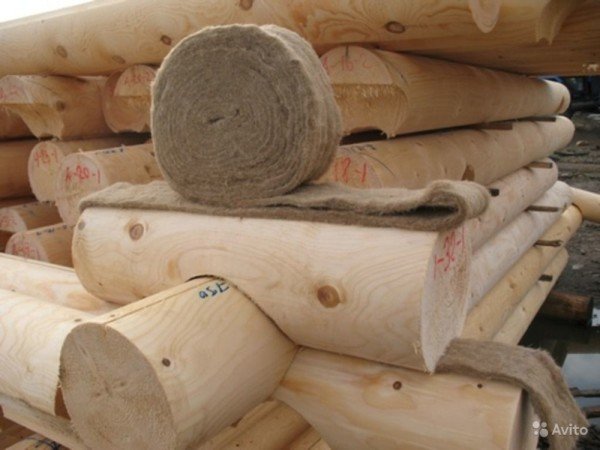 Як проводиться утеплення деревяного будинку