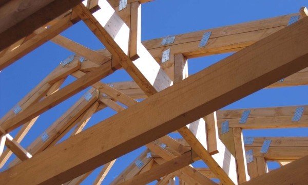 Зведення каркасного будинку своїми руками: покрокова інструкція та матеріали