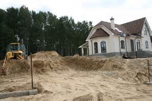 Як вирівняти земельна ділянка своїми руками: основні способи та особливості вирівнювання ділянок