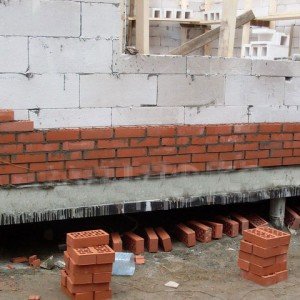 Як побудувати цегляний будинок на гвинтових палях: фото та відео