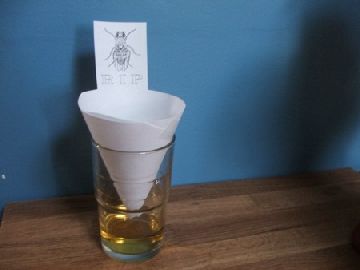 Пастки для комах: світлові, електричні, електронні