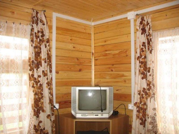 Як проводиться електрика в деревяному будинку своїми руками: схеми