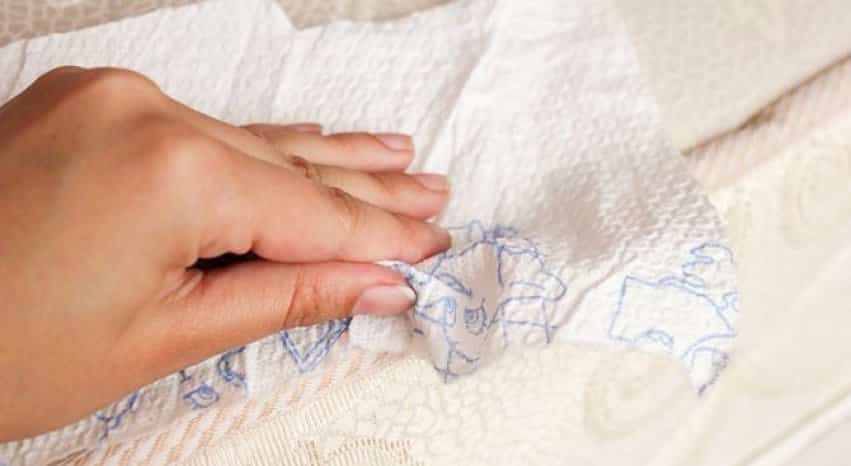 Позбавляємося від плям крові з матраца перевіреними способами Позбавляємося від плям крові з матраца перевіреними способами