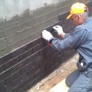 Забірна плитка: види і кладка своїми руками Забірна плитка: види і кладка своїми руками