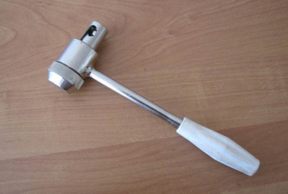 Як визначити міцність бетону без вимірювальних приладів