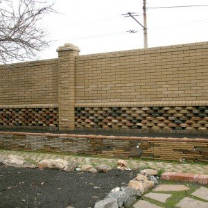 З якого цегли і який побудувати паркан З якого цегли і який побудувати паркан