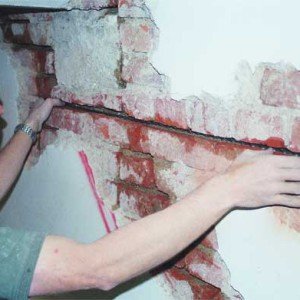 Ремонт тріщин у цегляних стінах, як позбавитися від трешін, фото відео
