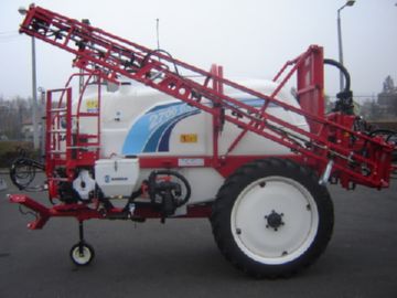 Причіпний обприскувач Баргам для поля   німецький розпил і італійське управління