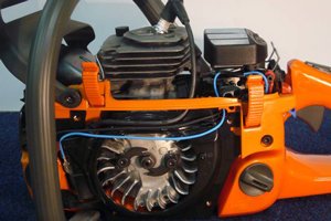 Ремонт бензопили Дружба 4: выяление причини поломки і рішення проблеми