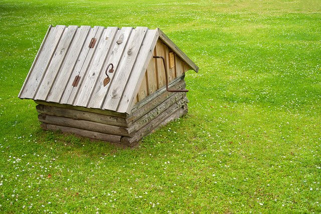 Колодязь або свердловина? Водопостачання приватного будинку своїми руками