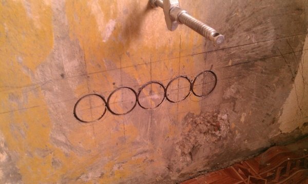 Використання коронок по бетону для монтажу підрозетників Використання коронок по бетону для монтажу підрозетників