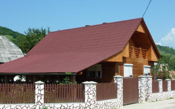 Що краще для даху ондулін або металочерепиця — відео і фото