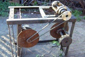 Покрокове керівництво по виготовленню подрібнювача гілок своїми руками і докладний відео внутрішнього устрою