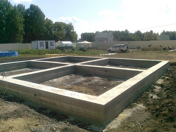 Особливості будівництва будинку з керамзитобетонних блоків