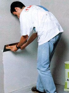 Як штукатурити стіни своїми руками: покрокове керівництво