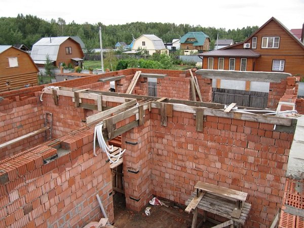 Армопояс на газобетоні   потрібен він і як зробити з цегли