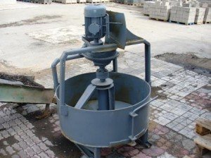 Змішувачі та бетономішалки: будівельне обладнання для дачної ділянки