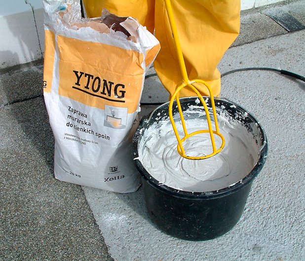 Зимовий клей для газобетону   особливості і область застосування