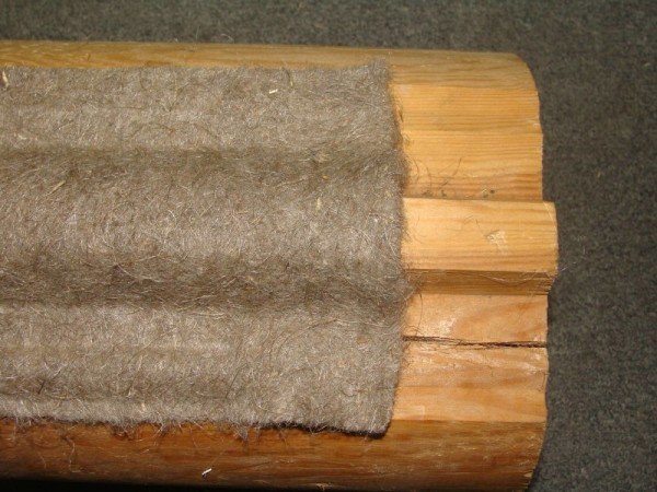 Як правильно конопатити будинок з бруса?