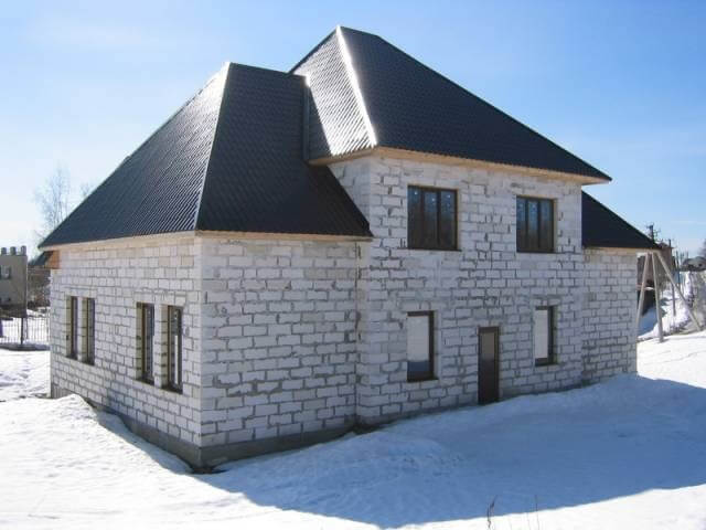 Який будинок побудувати для постійного проживання?