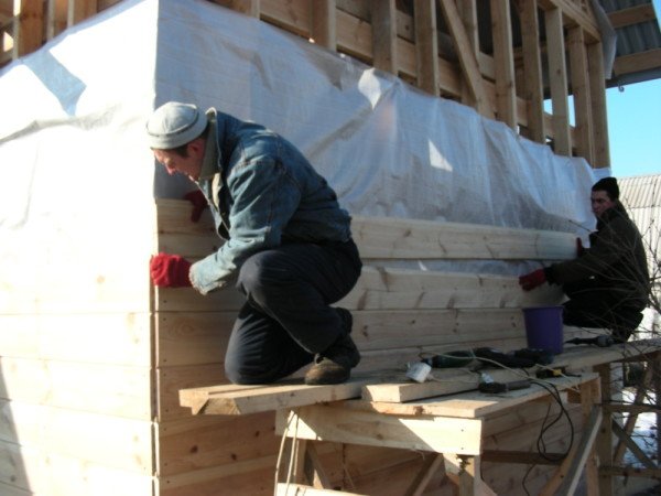 Що таке брус хаус?