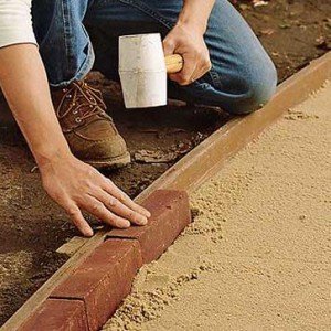 Як зробити підпірну стінку з цегли своїми руками