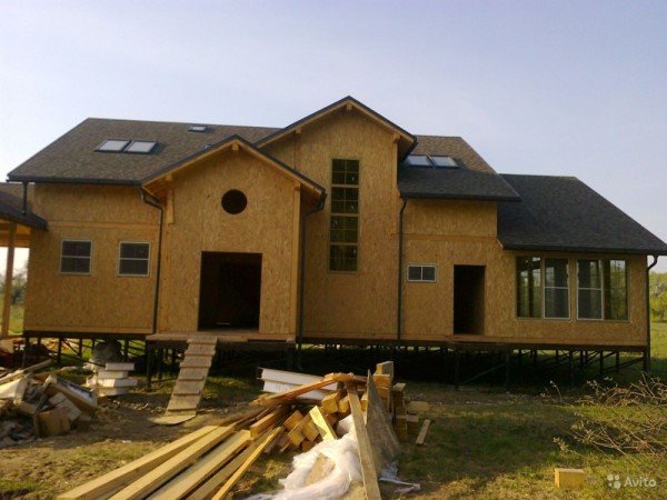 Будуємо будинок з сип панелей: плюси і мінуси такого житла