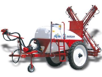 Причіпний обприскувач Баргам для поля   німецький розпил і італійське управління