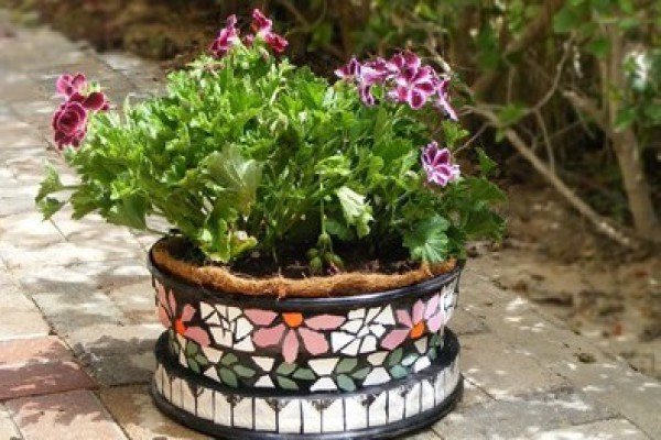 Як зробити кашпо і горщики для петуній своїми руками: прості і оригінальні ідеї для прикраси саду, покрокові фото і відео