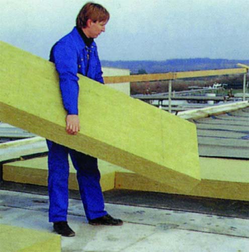 Теплоізоляція покрівлі – способи утеплення шатрових та плоских дахів Теплоізоляція покрівлі – способи утеплення шатрових та плоских дахів