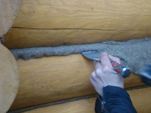 Як утеплити будинок з бруса зсередини: пристрій теплоізоляції, системи вентиляції, внутрішнього оздоблення