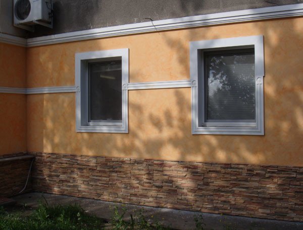 Обрамлення вікон різними матеріалами