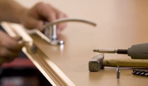 Утеплення металевих дверей: вибір утеплювача, варіанти теплоізоляції, роботи з коробкою