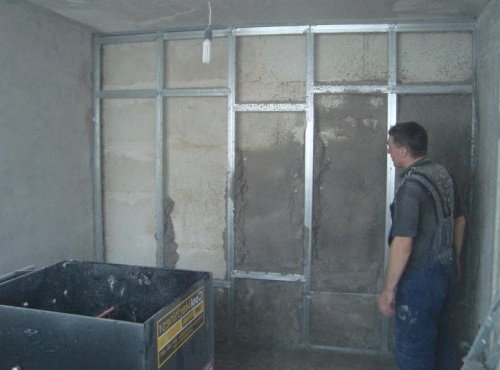 Як утеплити стіну в квартирі зсередини гіпсокартоном: матеріали і технологія