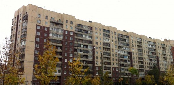 Скління лоджій: різні варіанти та їх особливості
