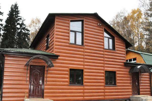 Обшивка будинку Блок Хаусом – сучасний і красивий варіант облицювання