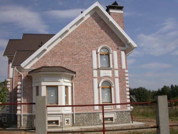 Як прикрасити фасад будинку: сучасні рішення