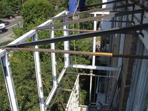 Як утеплити балкон своїми руками. Створення каркасу. Формування стін. Скління. Утеплення бетонних плит Як утеплити балкон своїми руками. Створення каркасу. Формування стін. Скління. Утеплення бетонних плит