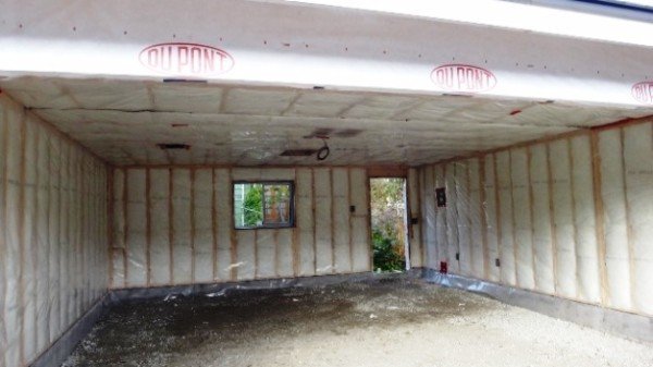 Як утеплити підлогу в гаражі. Застосування керамзиту, пінопласту під стяжкою і під дощатим настилом