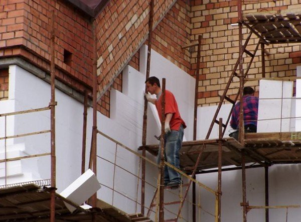 Матеріали для утеплення стін зовні. Монтаж енергозберігаючої облицювання. Система «Мокрий фасад»