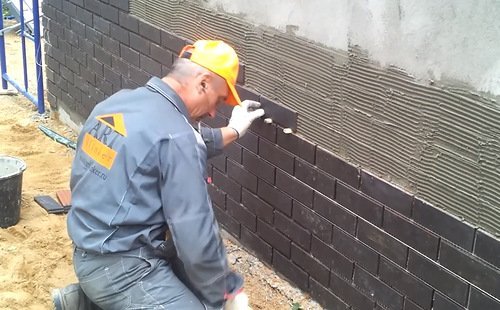 Облицювальна плитка для фасадів: особливості монтажу