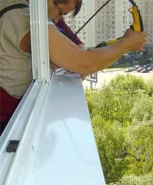 Засклення балконів в хрущовці: що потрібно знати