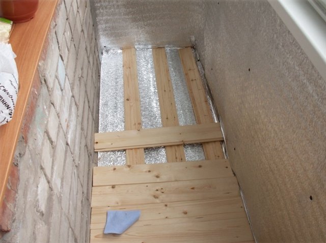 Утеплення підлоги на лоджії: вибір матеріалів і порядок робіт Утеплення підлоги на лоджії: вибір матеріалів і порядок робіт