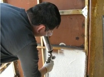 Утеплення металевого гаража: вибір матеріалу для зовнішнього та внутрішнього утеплення стін і воріт Утеплення металевого гаража: вибір матеріалу для зовнішнього та внутрішнього утеплення стін і воріт