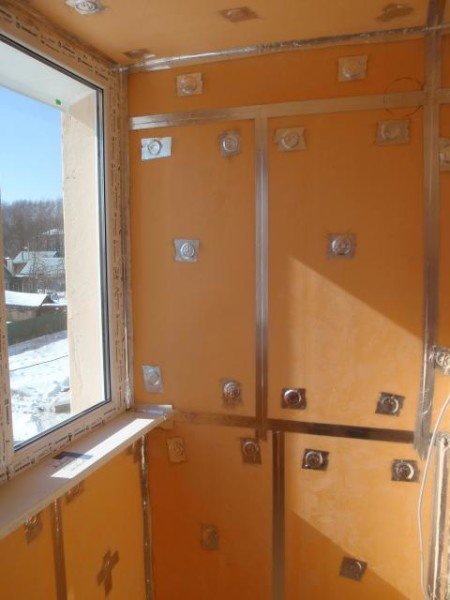 Утеплення балкона Піноплекс: характеристики матеріалу та особливості застосування Утеплення балкона Піноплекс: характеристики матеріалу та особливості застосування